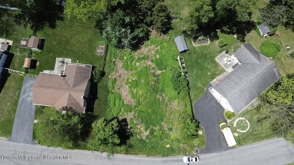 350 Elmendorf Drive, Hurley, NY 12443 - Photo 4 of 17
