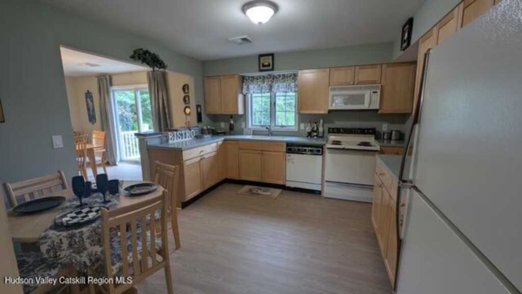 350 Elmendorf Drive, Hurley, NY 12443 - Photo 7 of 17