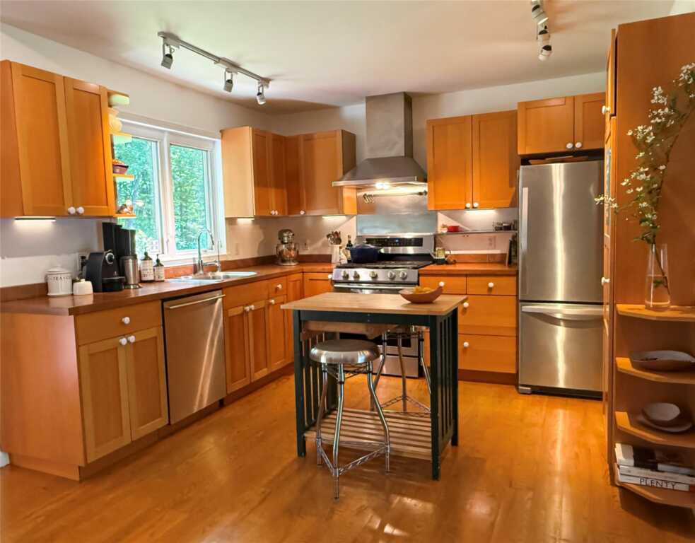 325 Metzger Road, Rhinebeck, NY 12572 - Photo 10 of 44