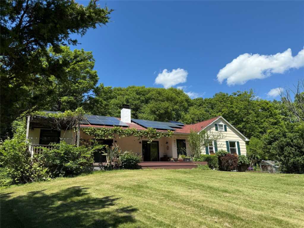 325 Metzger Road, Rhinebeck, NY 12572 - Photo 3 of 44