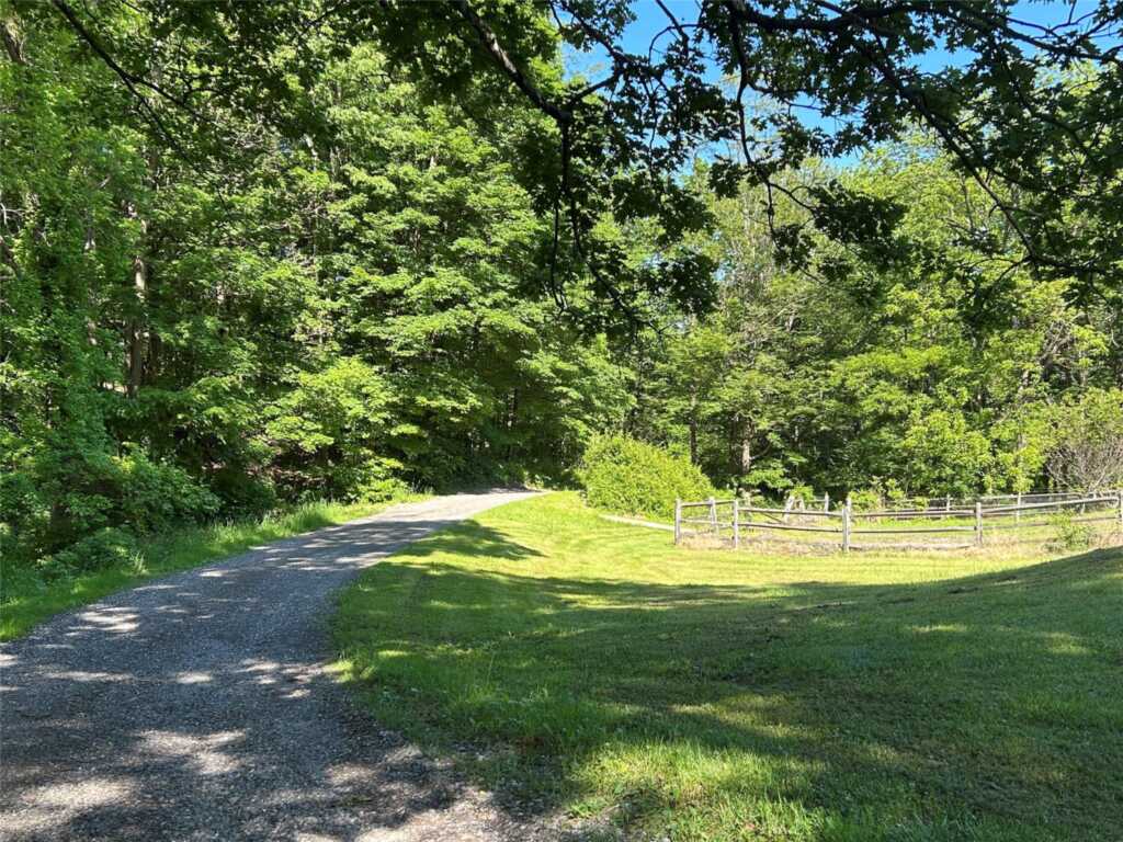 325 Metzger Road, Rhinebeck, NY 12572 - Photo 42 of 44