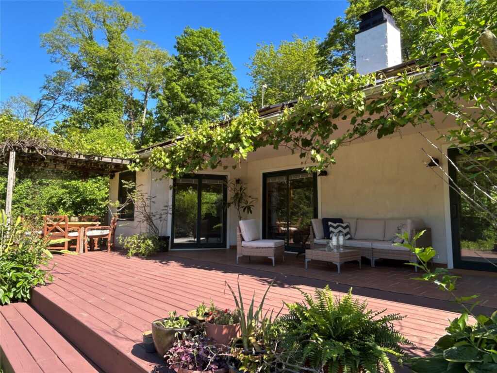 325 Metzger Road, Rhinebeck, NY 12572 - Photo 7 of 44