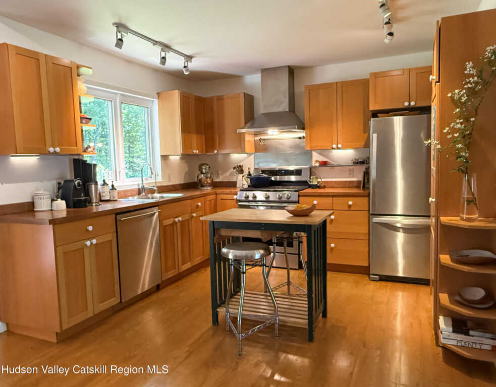 325 Metzger Road, Rhinebeck, NY 12572 - Photo 17 of 43