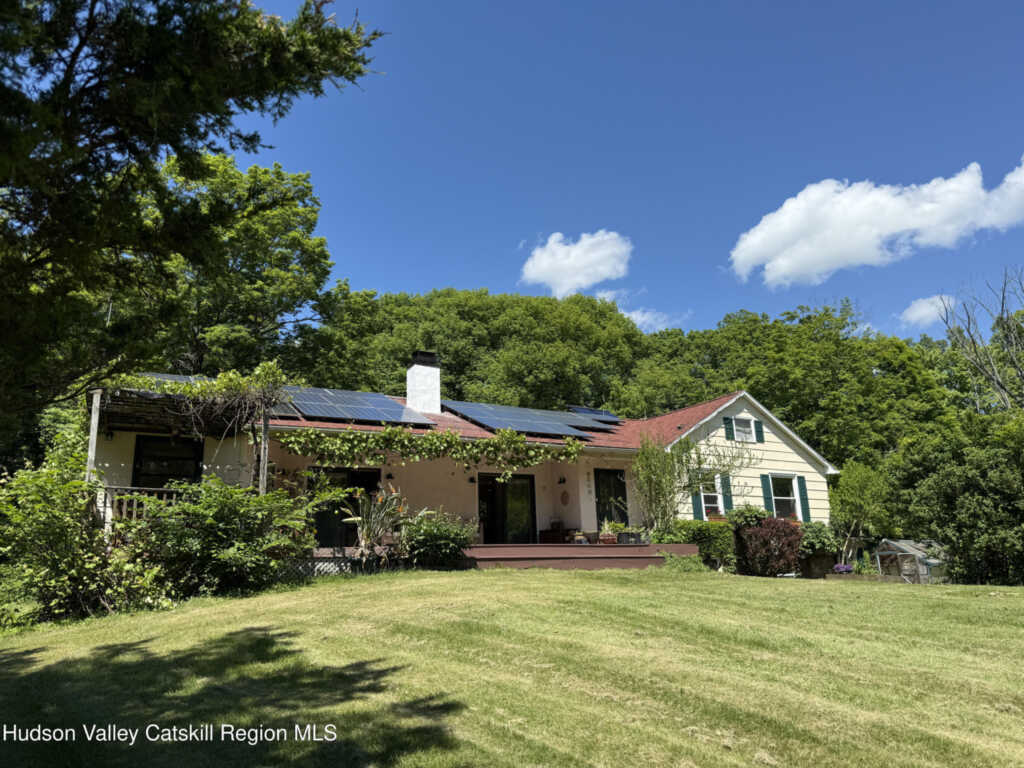 325 Metzger Road, Rhinebeck, NY 12572 - Photo 2 of 43