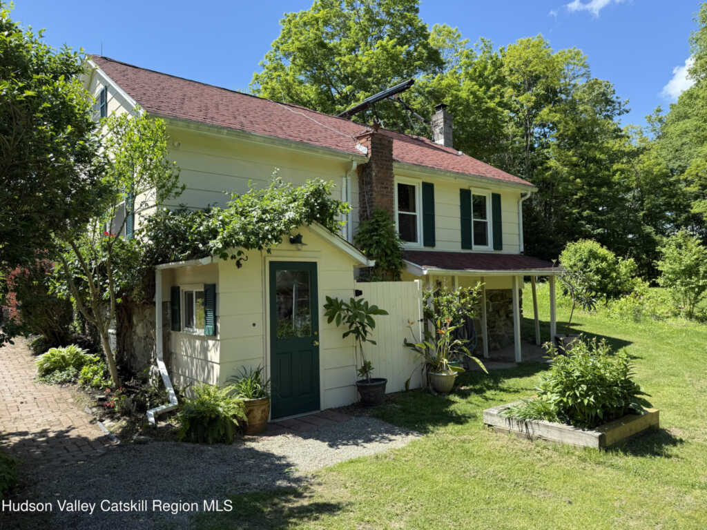 325 Metzger Road, Rhinebeck, NY 12572 - Photo 8 of 43