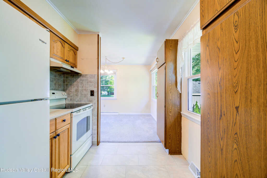 674 Route 308, Rhinebeck, NY 12572 - Photo 14 of 39