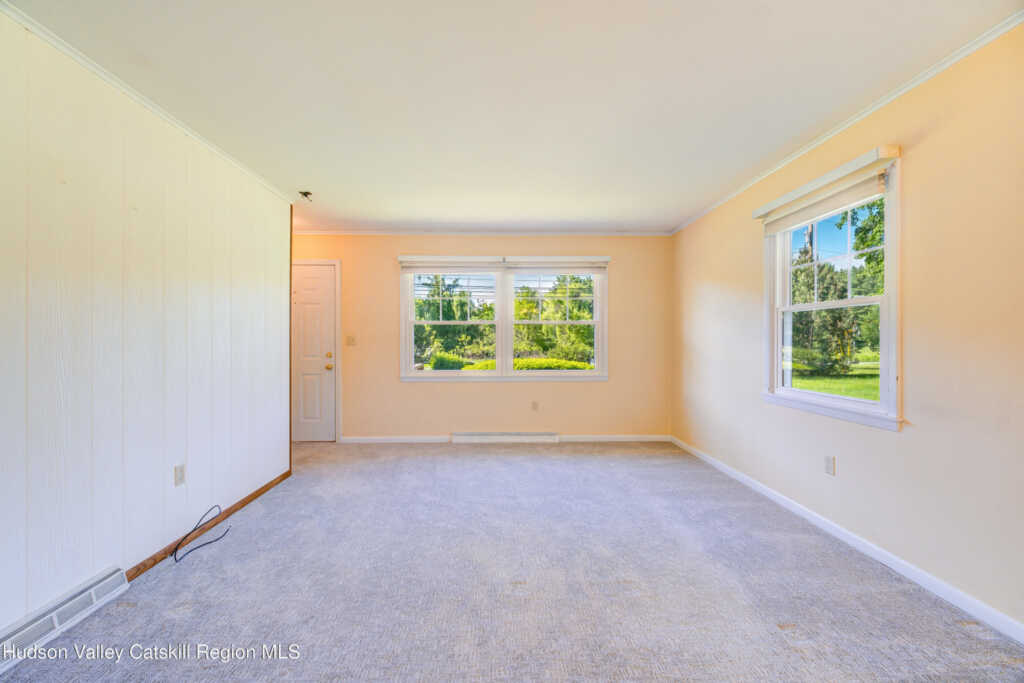674 Route 308, Rhinebeck, NY 12572 - Photo 5 of 39