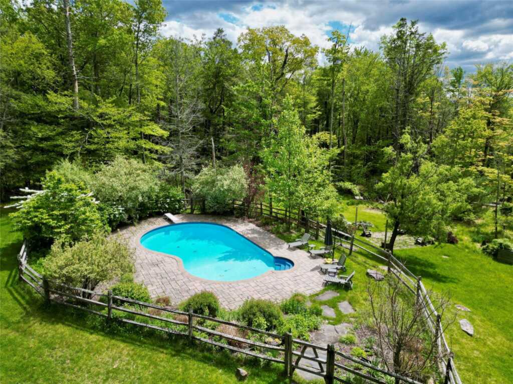 94 The Middle Way, Woodstock, NY 12457 - Photo 2 of 38