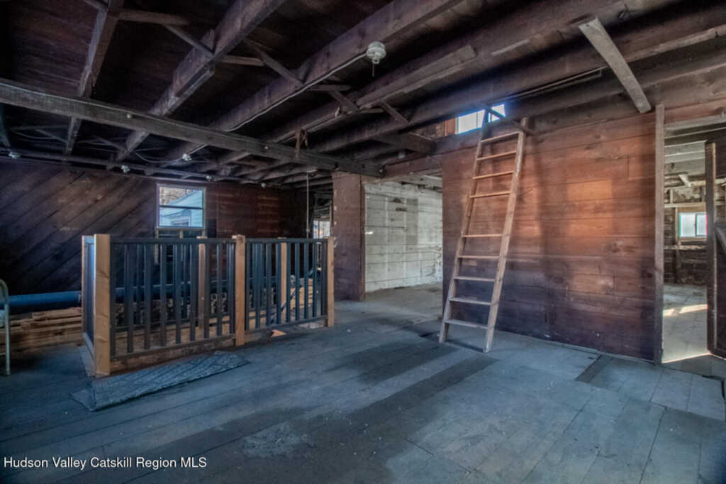 R42-46 Sterling Street, Unit #Rear B, Kingston, NY 12401 - Photo 10 of 11
