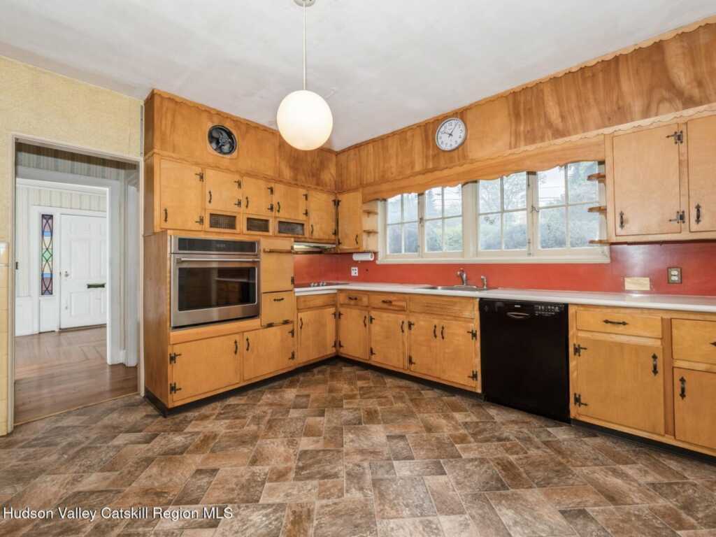 160 Manor Avenue, Kingston, NY 12401 - Photo 16 of 40