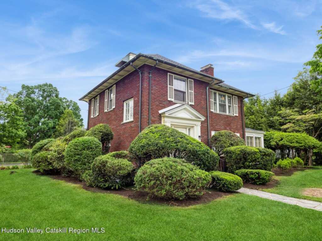 160 Manor Avenue, Kingston, NY 12401 - Photo 2 of 40