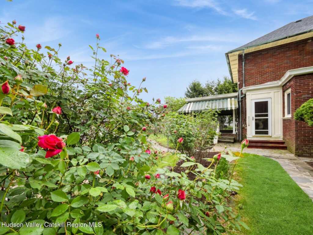 160 Manor Avenue, Kingston, NY 12401 - Photo 3 of 40