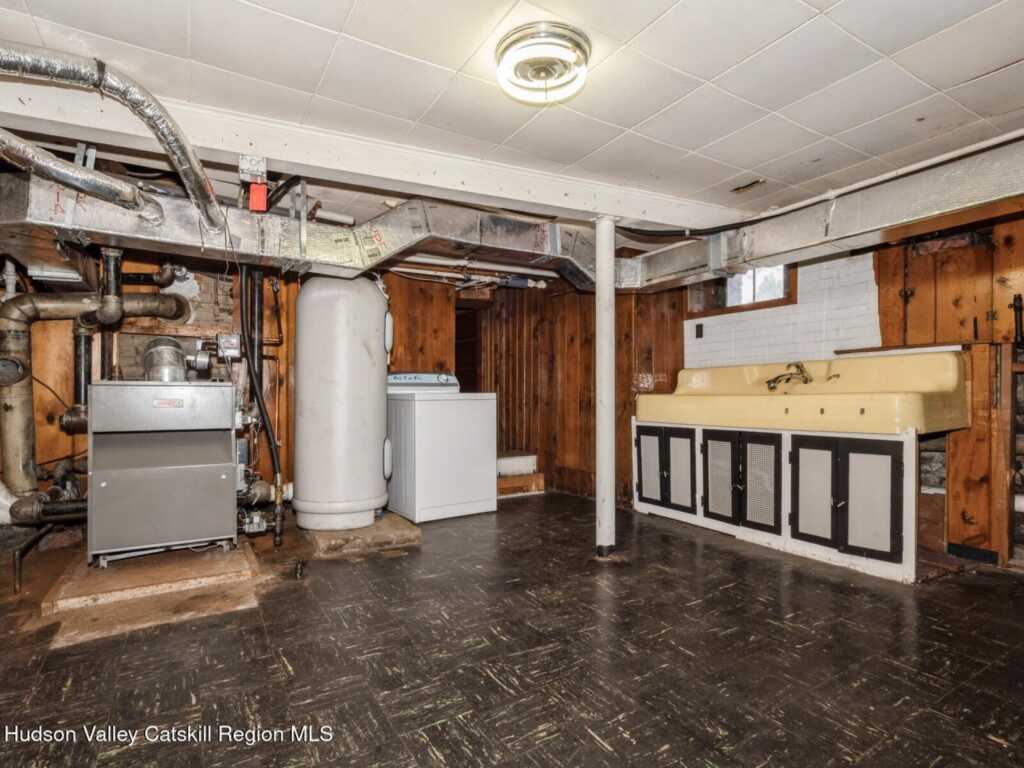 160 Manor Avenue, Kingston, NY 12401 - Photo 34 of 40