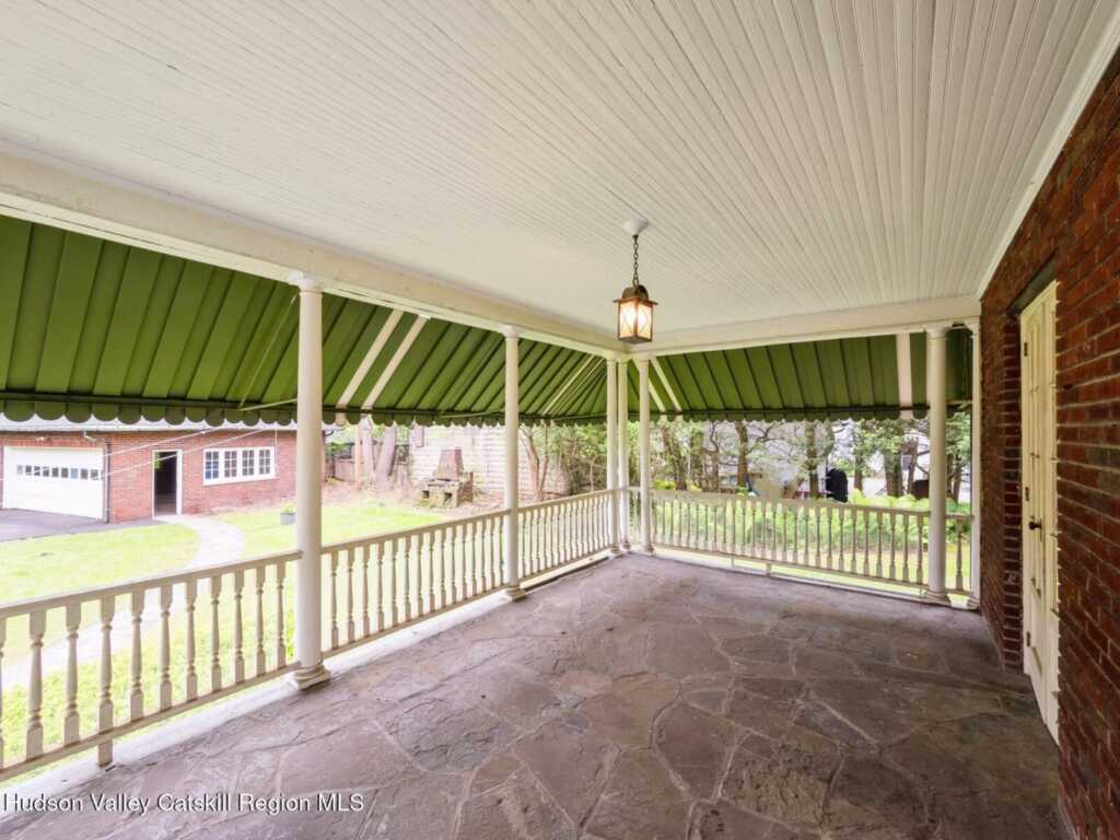 160 Manor Avenue, Kingston, NY 12401 - Photo 4 of 40