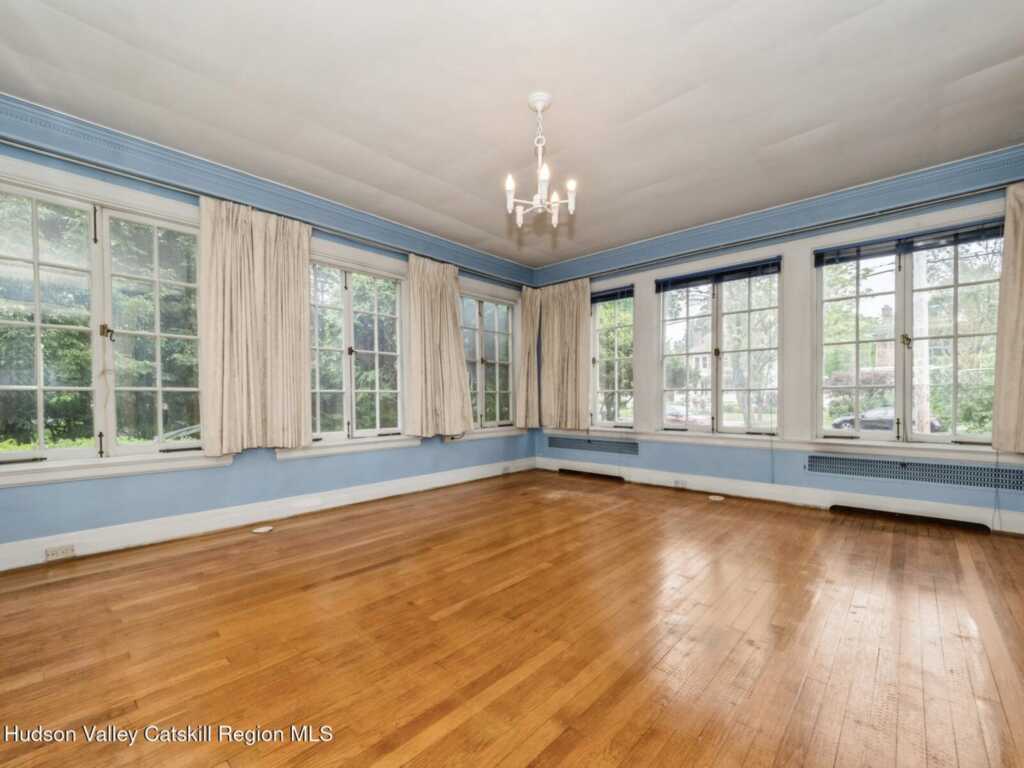 160 Manor Avenue, Kingston, NY 12401 - Photo 9 of 40