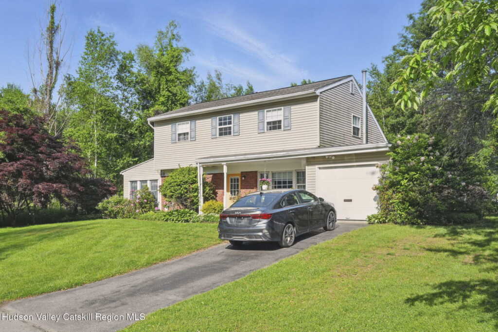 4 Jeffrey Ct. Court, Saugerties, NY 12477 - Photo 4 of 32