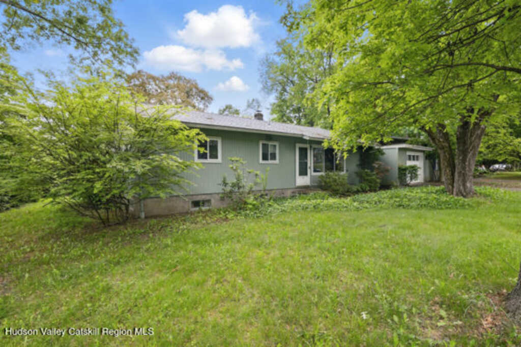 18 Harrington Street, New Paltz, NY 12561