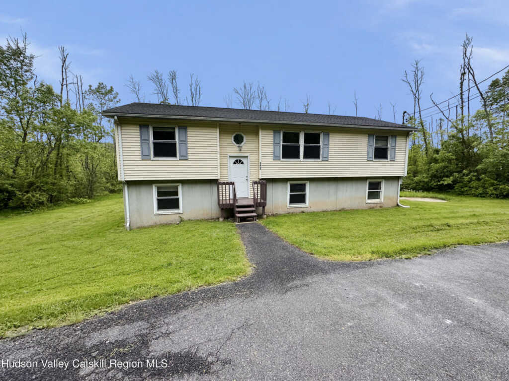 117 Sparling Road, Saugerties, NY 12477