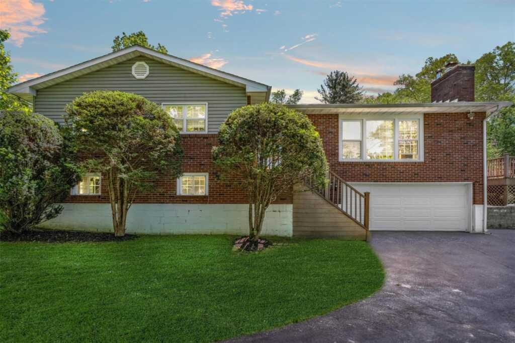26 Shivertown Road, New Paltz, NY 12561