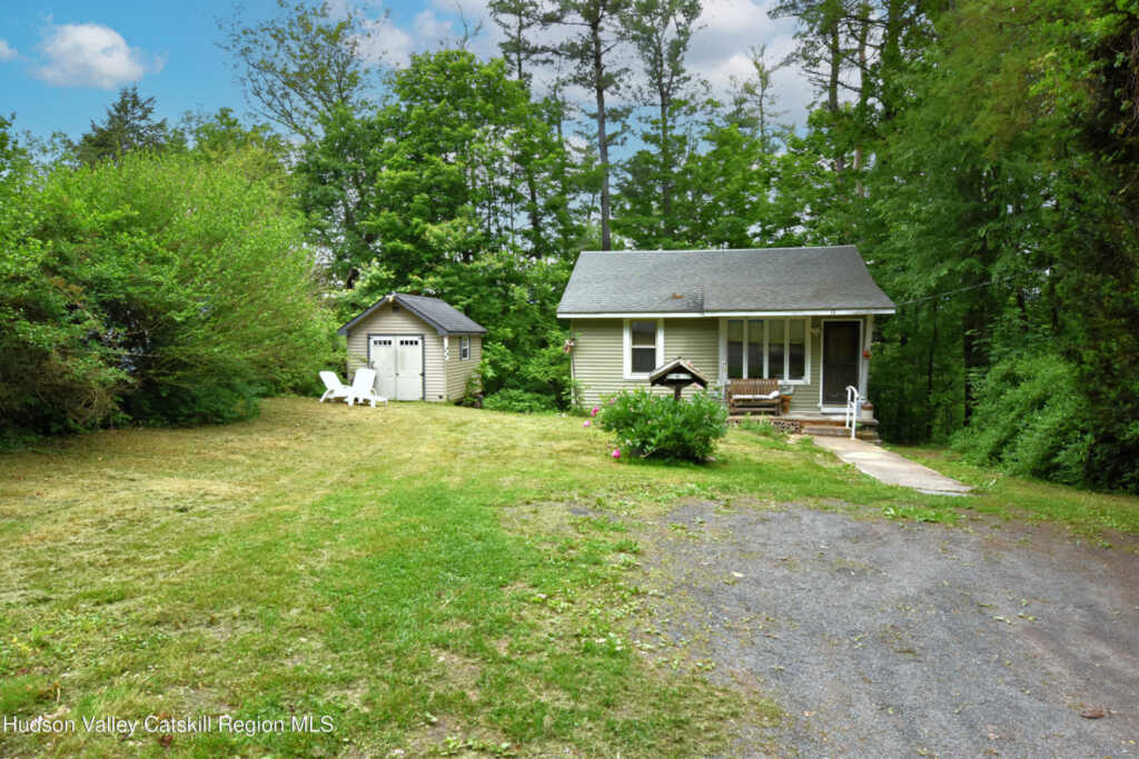 12 Hauns Hill Road, Saugerties, NY 12477