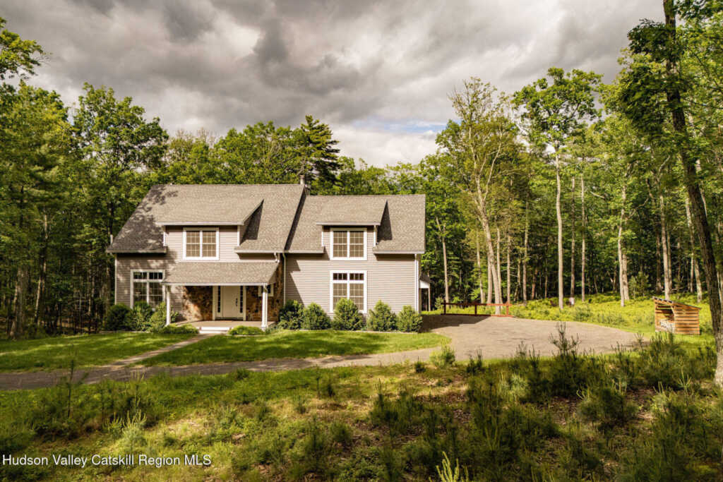 10 Magnolia Trail, Woodstock, NY 12498