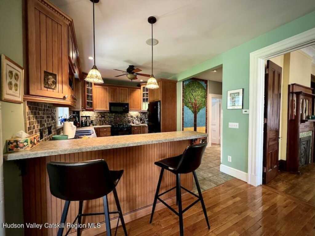 139 Washington Avenue, Kingston, NY 12401 - Photo 10 of 49
