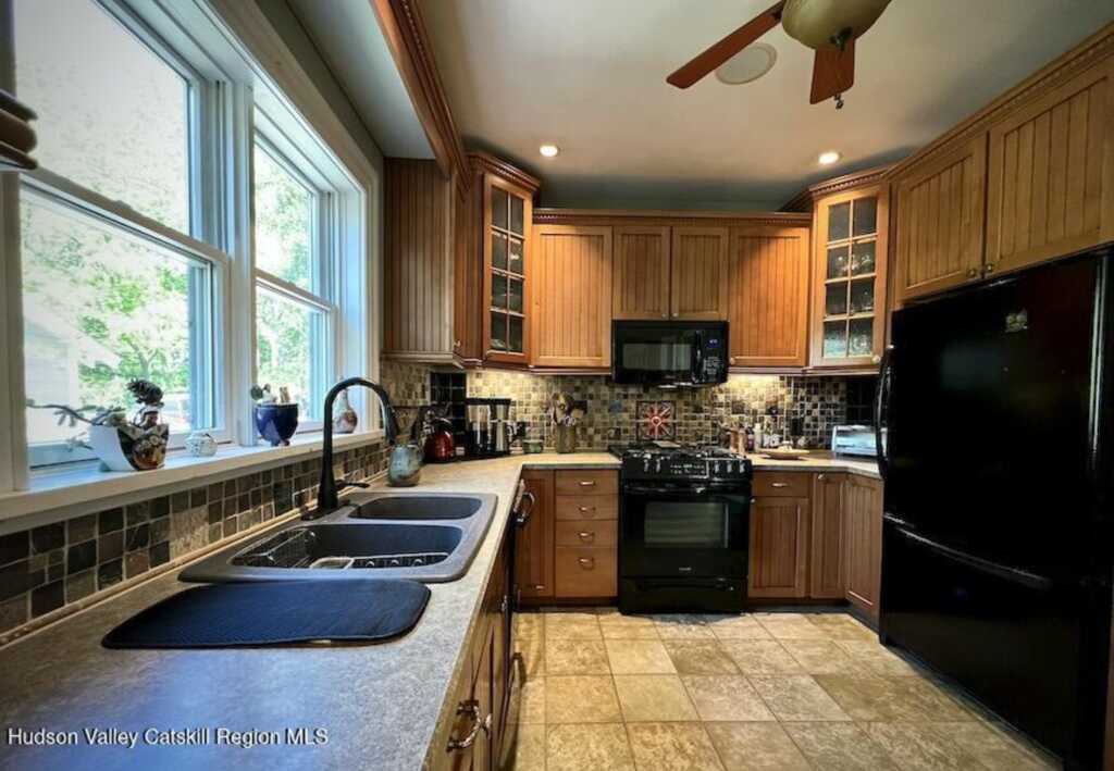 139 Washington Avenue, Kingston, NY 12401 - Photo 13 of 49