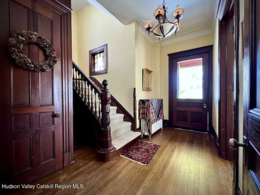 139 Washington Avenue, Kingston, NY 12401 - Photo 6 of 49
