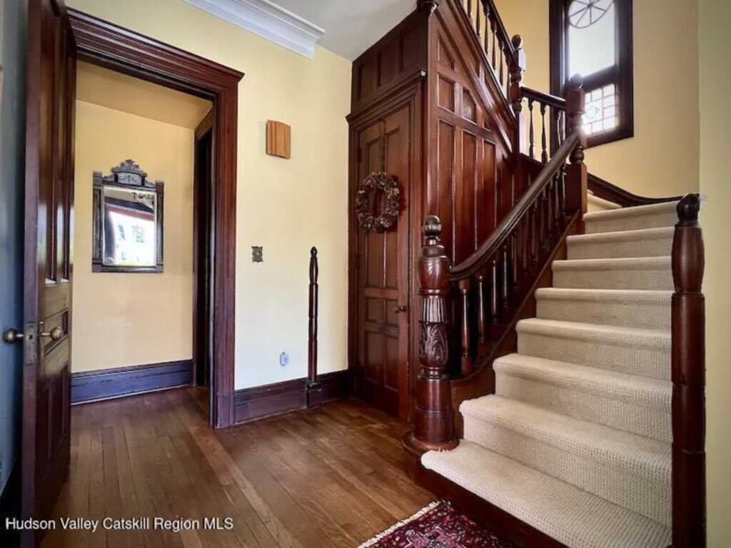139 Washington Avenue, Kingston, NY 12401 - Photo 7 of 49