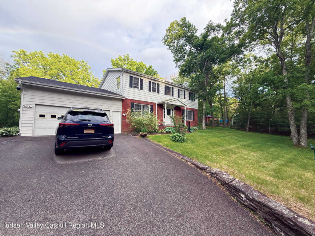 213 Morgan Hill Road, Hurley, NY 12443 - Photo 2 of 35