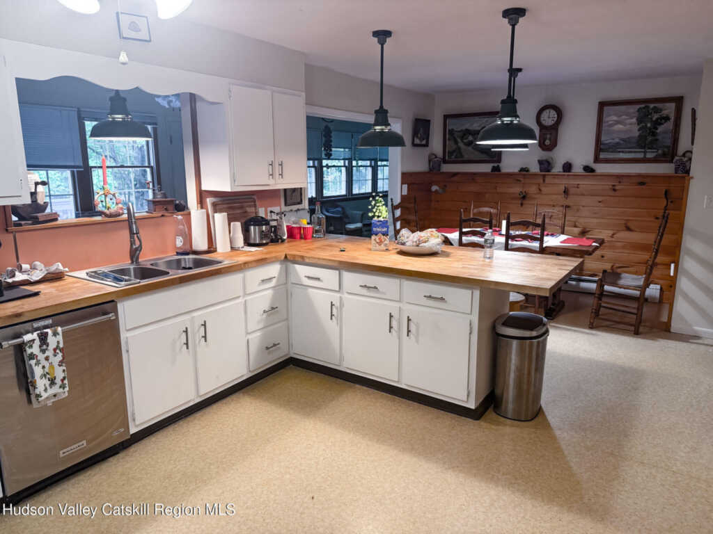 213 Morgan Hill Road, Hurley, NY 12443 - Photo 4 of 35