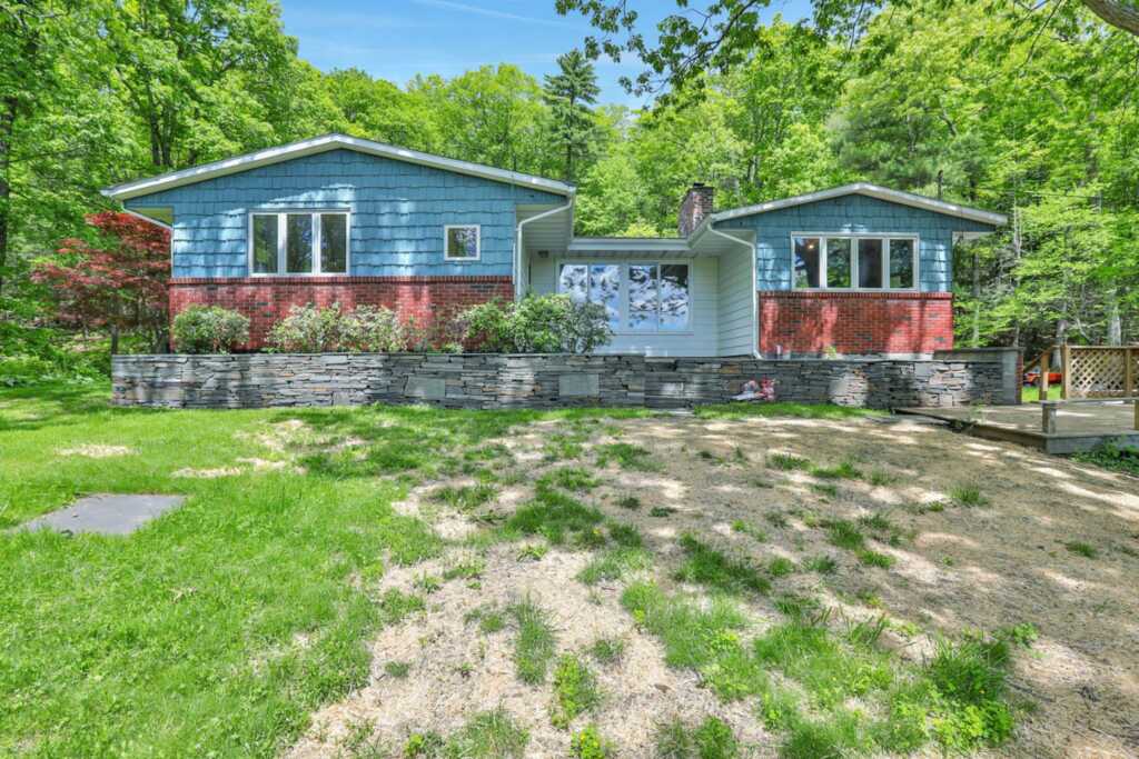 88 Boyce Road, Hurley, NY 12433
