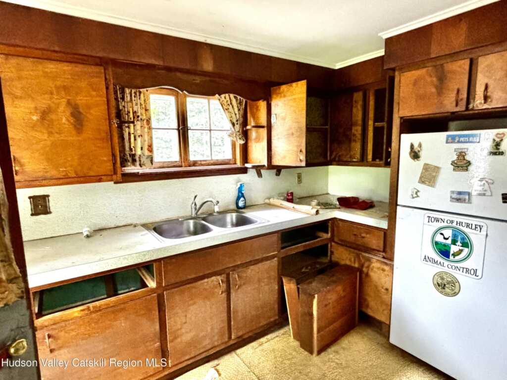356 Wynkoop Road, Hurley, NY 12443 - Photo 14 of 19