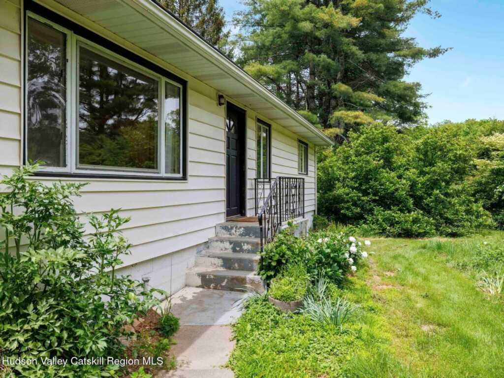 37 Mary's Lane, Stone Ridge, NY 12484 - Photo 5 of 30