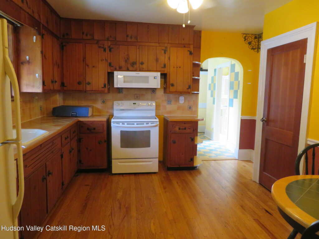 28 Lindsley Avenue, Kingston, NY 12401 - Photo 16 of 50