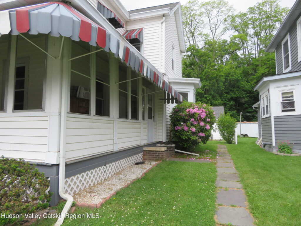 28 Lindsley Avenue, Kingston, NY 12401 - Photo 2 of 50