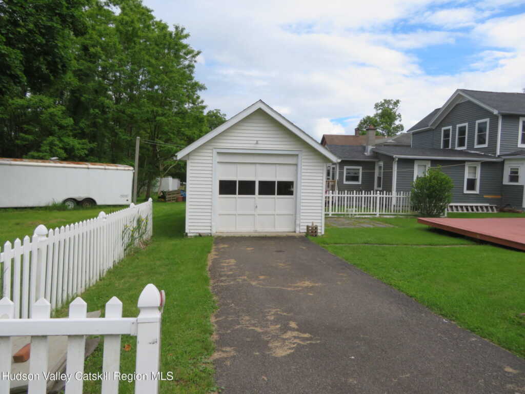 28 Lindsley Avenue, Kingston, NY 12401 - Photo 3 of 50