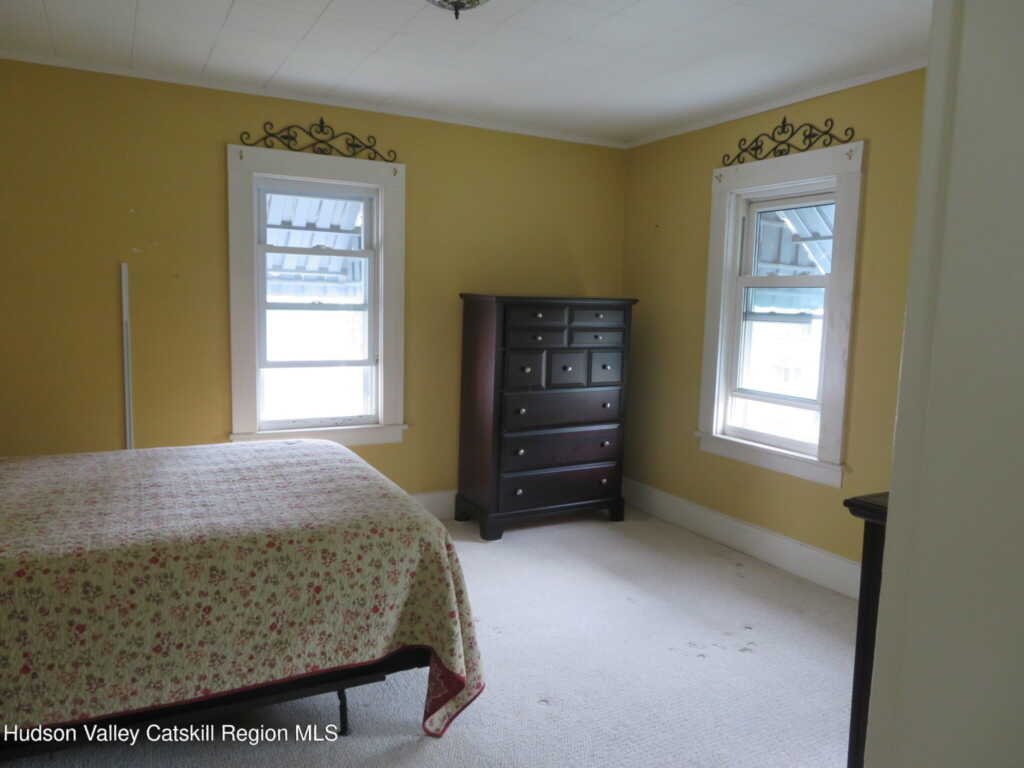 28 Lindsley Avenue, Kingston, NY 12401 - Photo 30 of 50