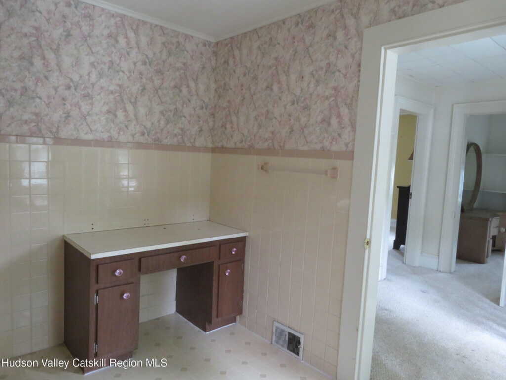 28 Lindsley Avenue, Kingston, NY 12401 - Photo 37 of 50
