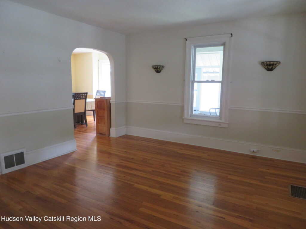 28 Lindsley Avenue, Kingston, NY 12401 - Photo 7 of 50