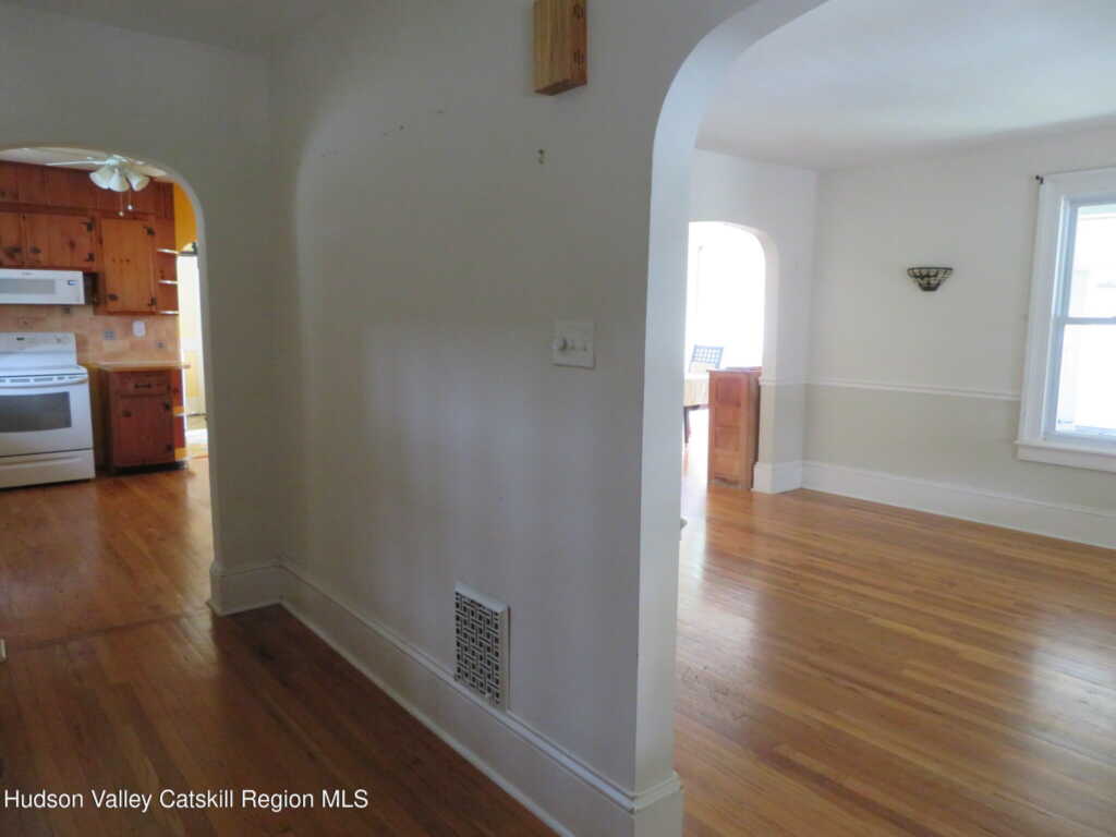 28 Lindsley Avenue, Kingston, NY 12401 - Photo 9 of 50