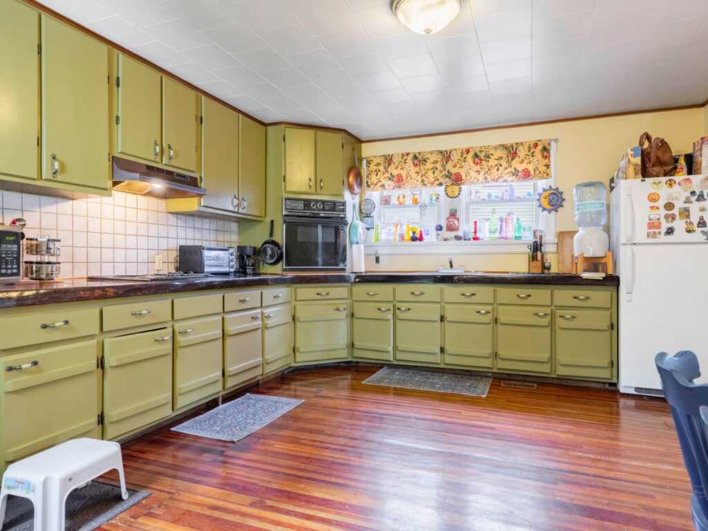 4217 Route 9W, Saugerties, NY 12477 - Photo 13 of 42