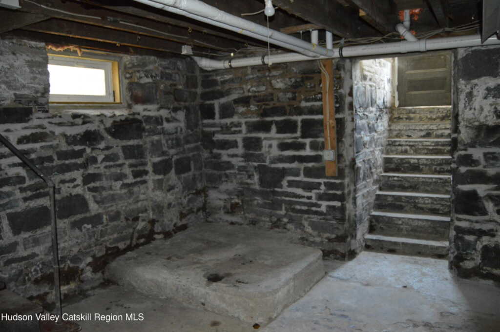 39 Grove, Kingston, NY 12401 - Photo 23 of 24
