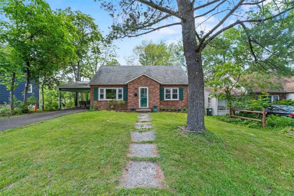 5 Fairview Avenue, New Paltz, NY 12561