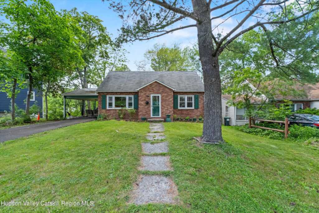 5 Fairview Avenue, New Paltz, NY 12561
