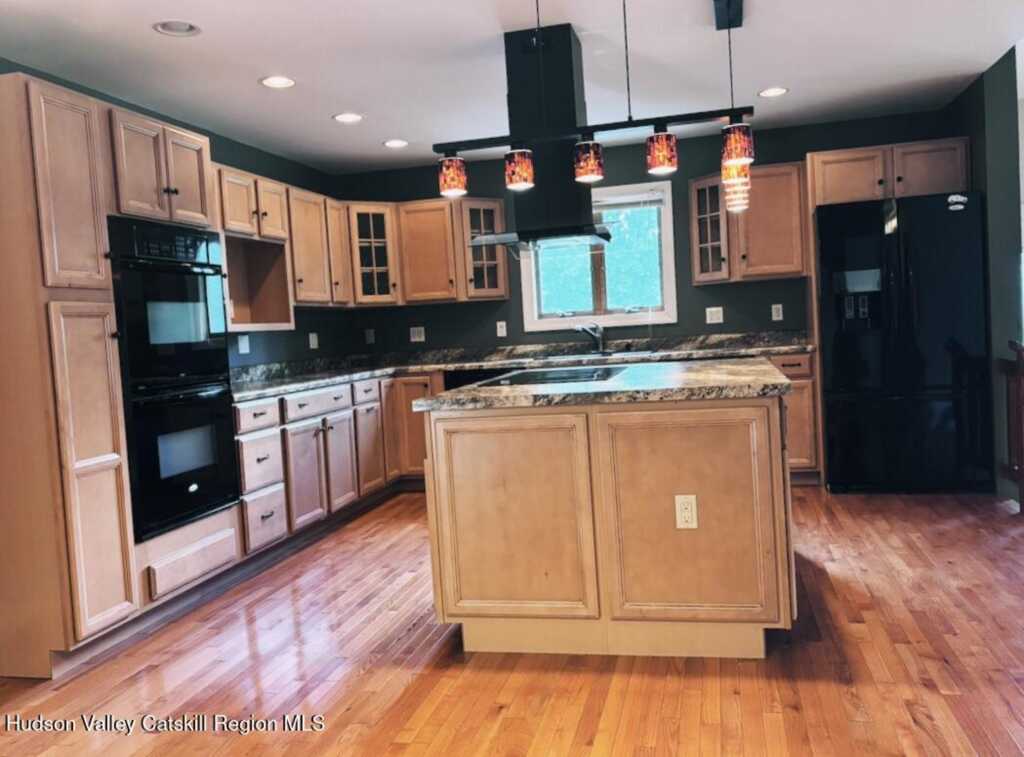124 Blue Mountain Road, Saugerties, NY 12477 - Photo 4 of 16