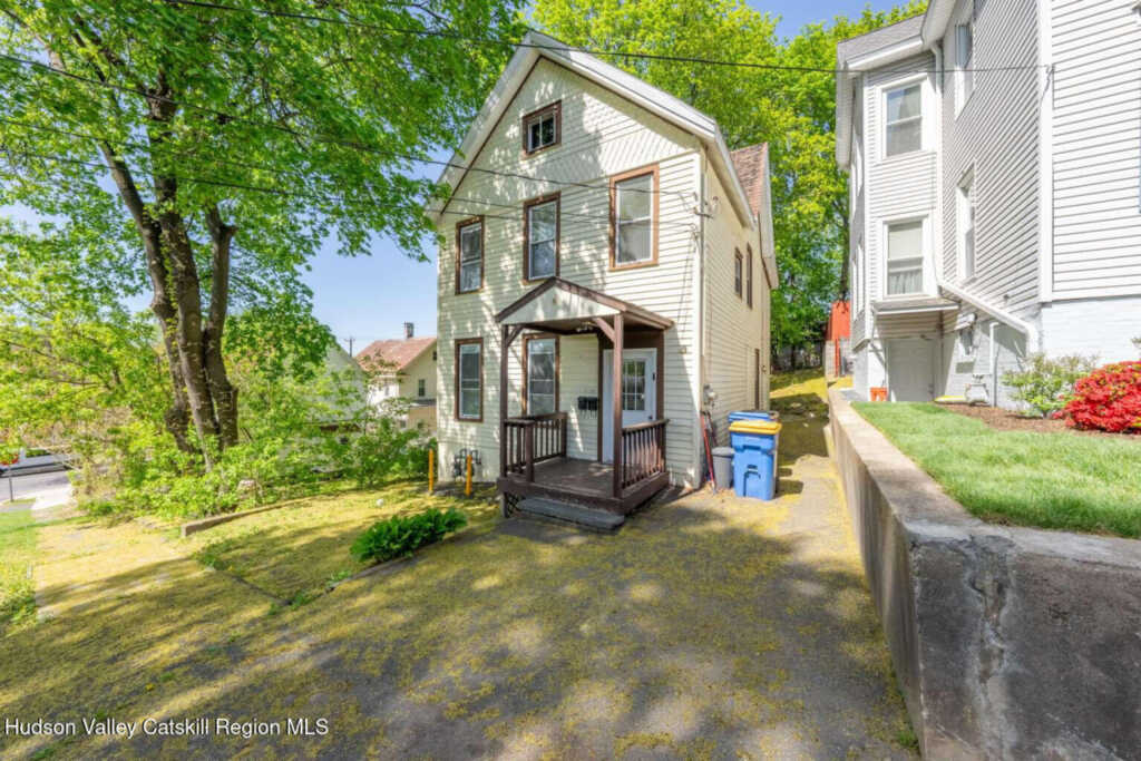 9 Hasbrouck Place, Kingston, NY 12401 - Photo 2 of 38