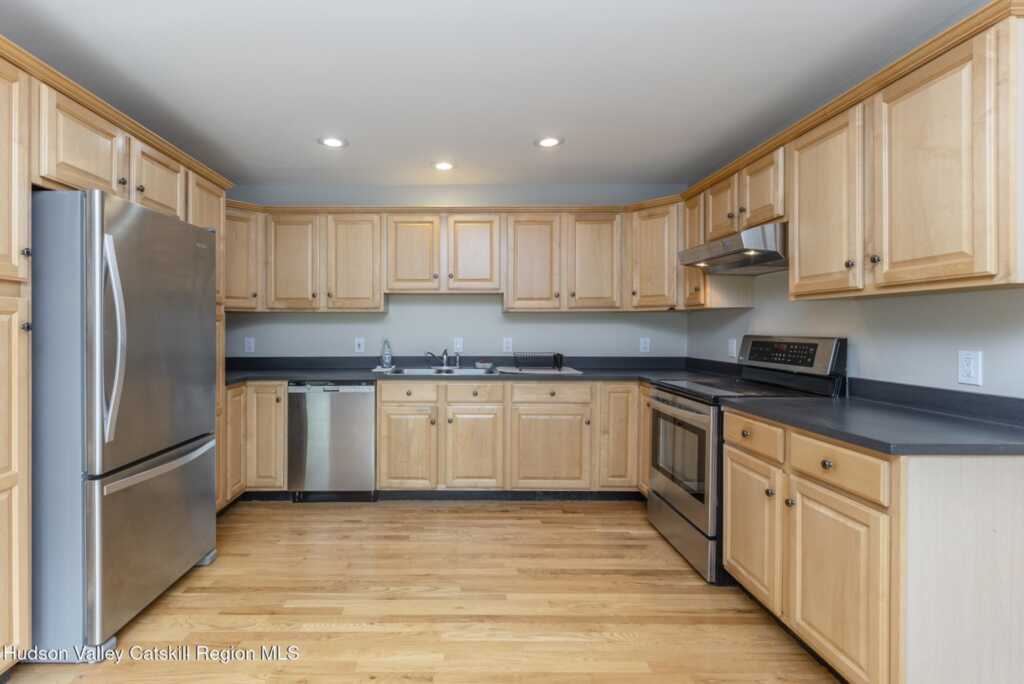 8 Enclave Manor Drive, New Paltz, NY 12561 - Photo 16 of 39