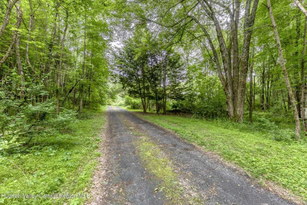 8 Enclave Manor Drive, New Paltz, NY 12561 - Photo 29 of 39
