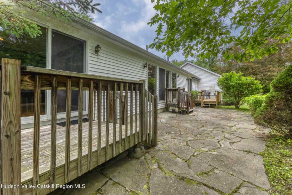 8 Enclave Manor Drive, New Paltz, NY 12561 - Photo 31 of 39